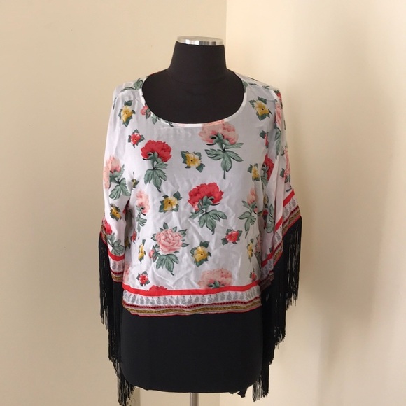 H&M Tops - H&M LOVES COACHELLA Size 8 white fringe poncho top